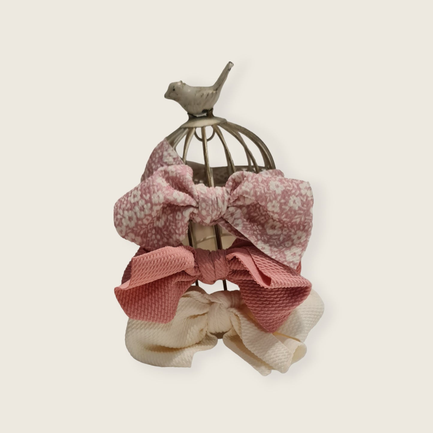 Banda con moño grande con relieve