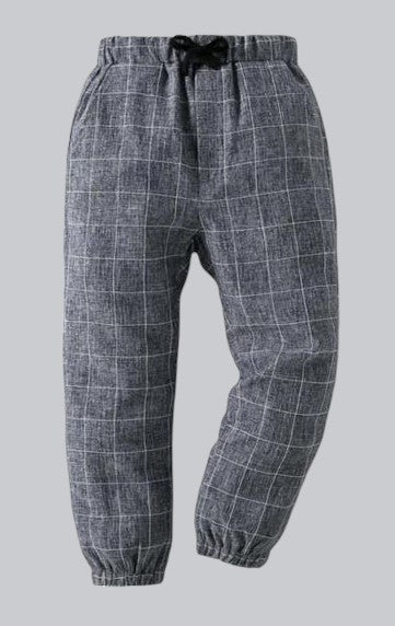 Conjunto camisa negra pantañon cuadros gris