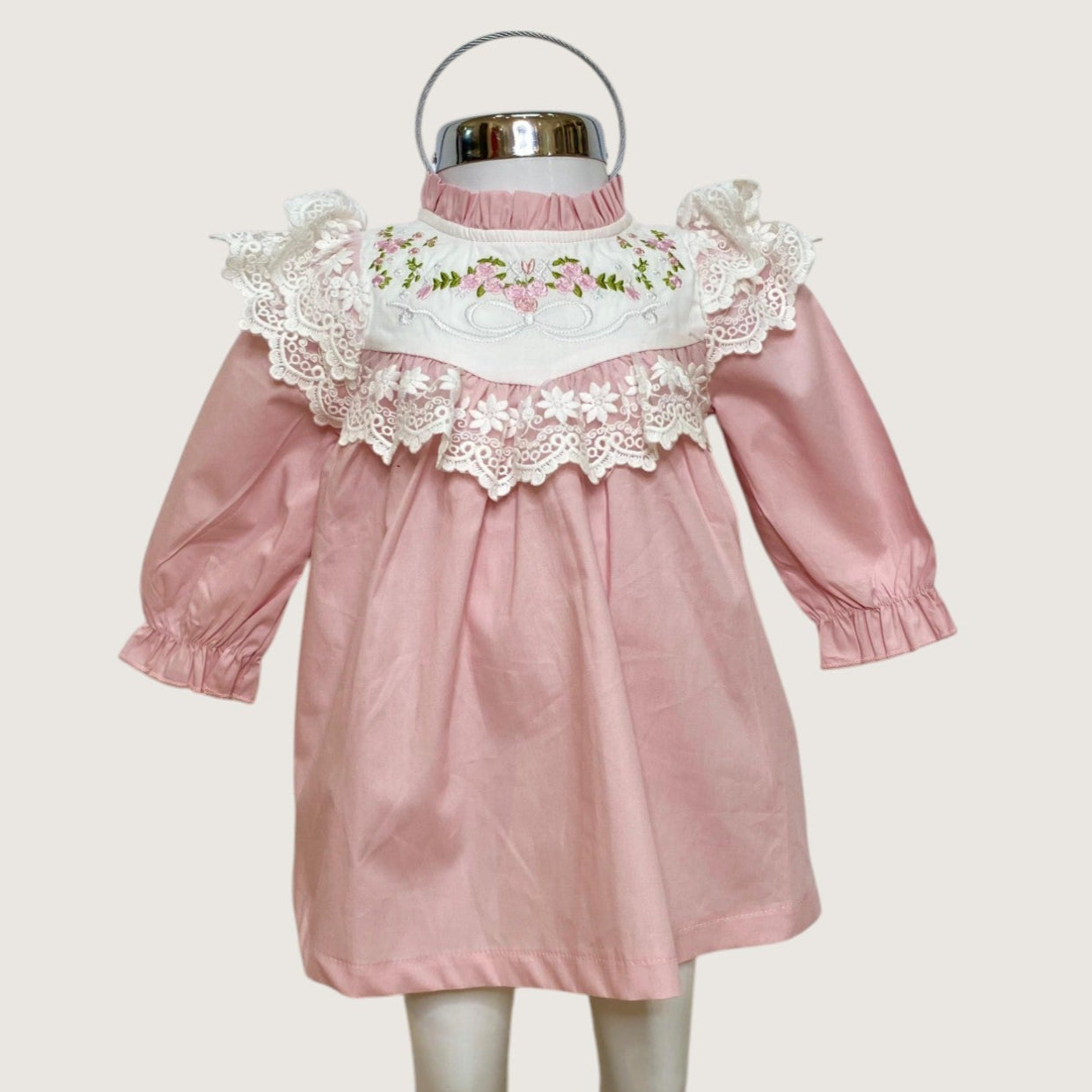 Vestido rosa cuello bordado flores