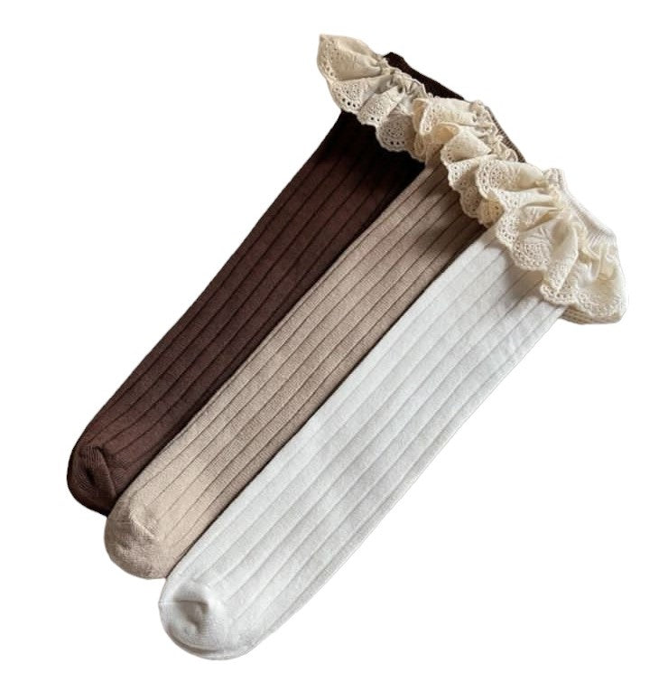 Calcetas altas con olán