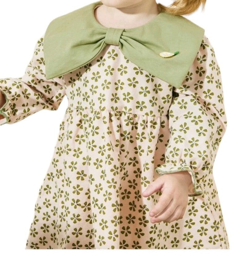 Vestido de cuello verde