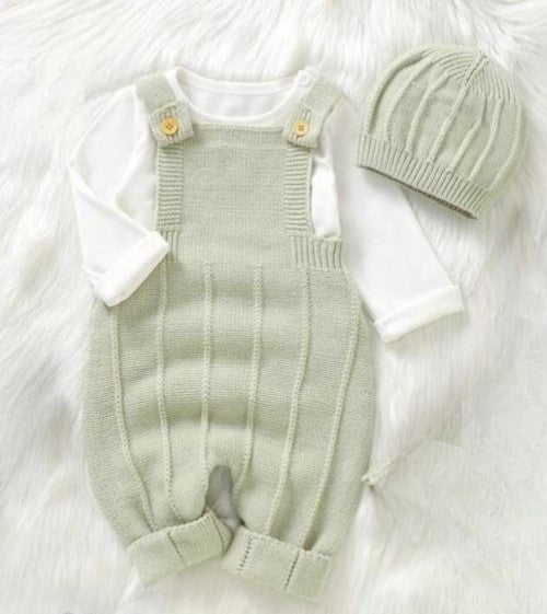 Overol verde con sombrero