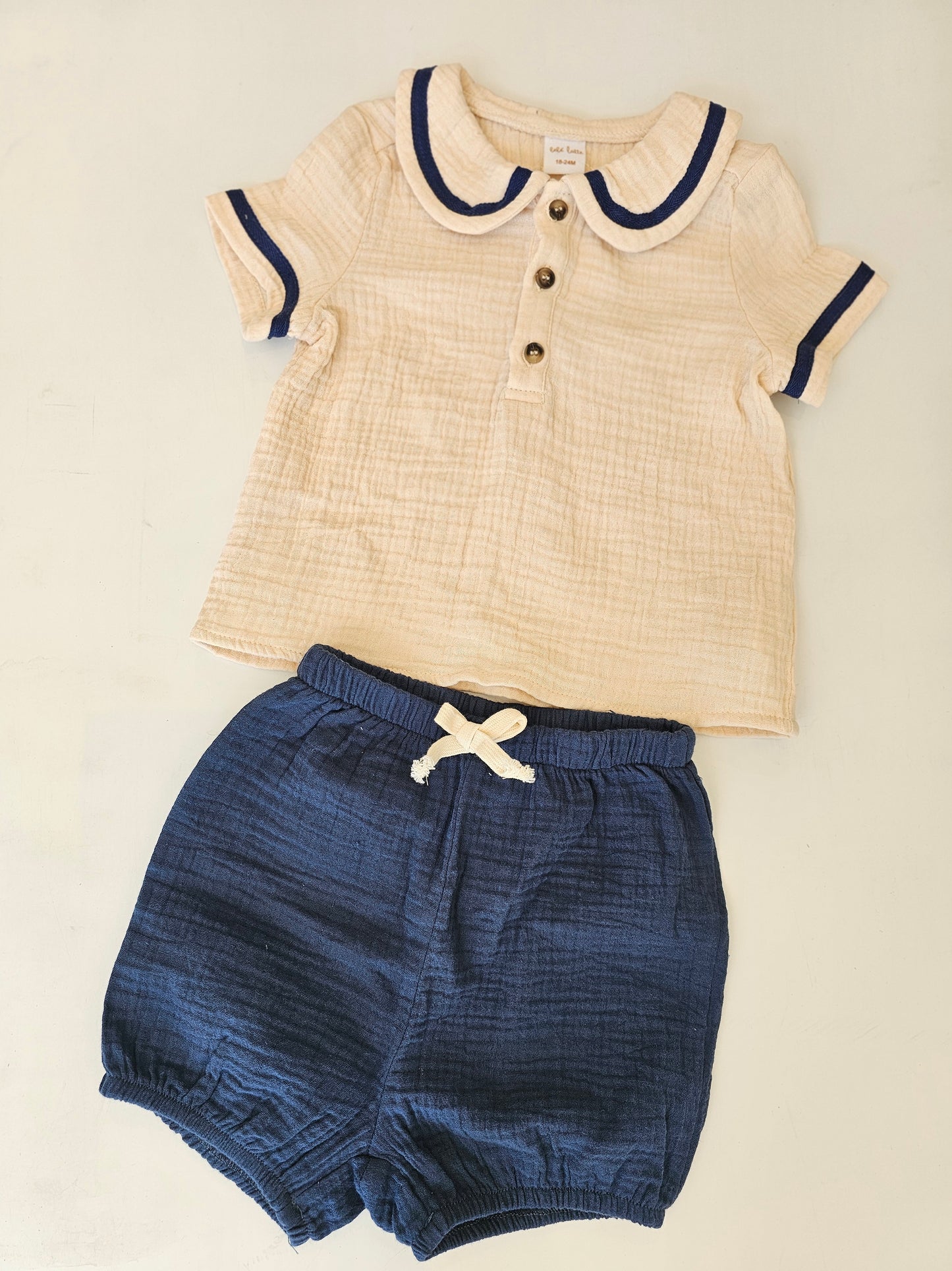 Conjunto  short azul marino cuello redondo
