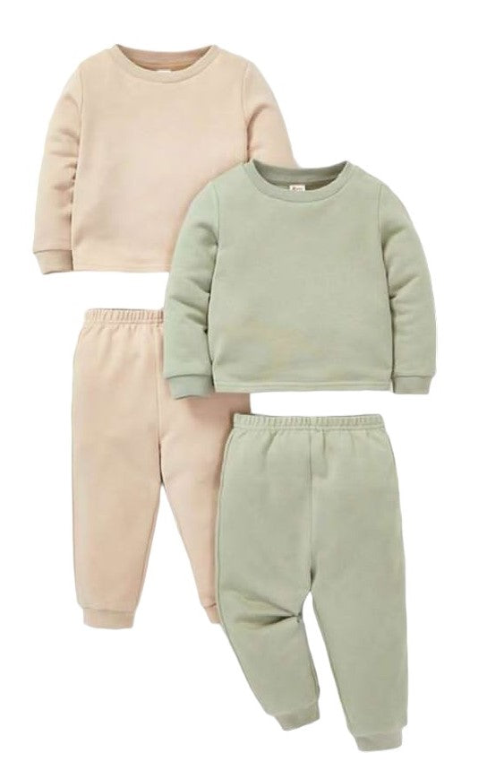 Set pantalón y suéter deportivo