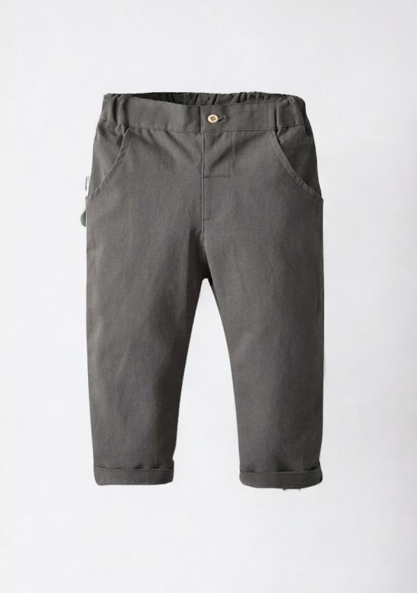 Pantalón casual gris con bolsillo