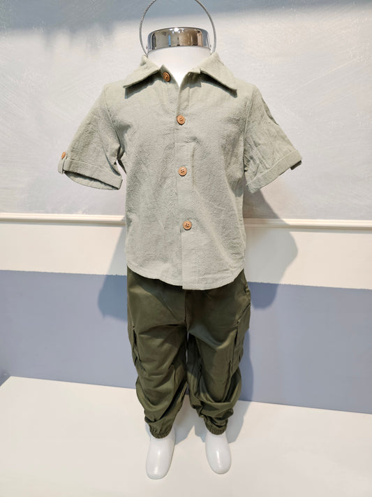 Conjunto Camisa y pantalón cargo verde