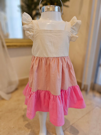 Vestido tricolor con manga fruncida y olanes