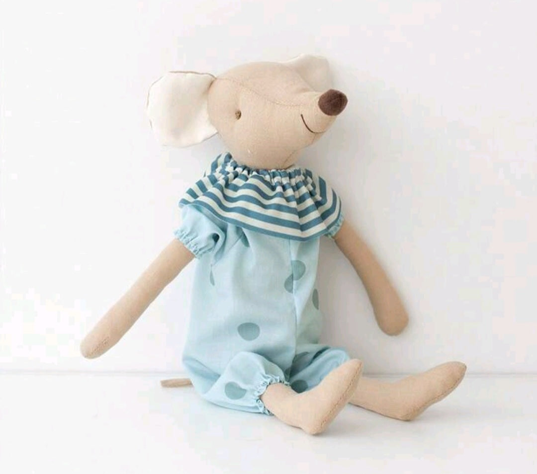 Muñeco ratón verde