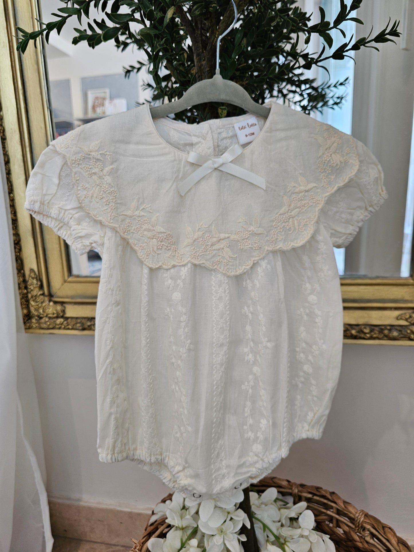 Body ivory  bordado con peto