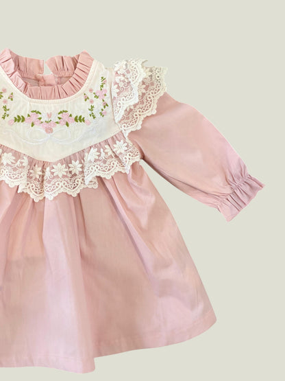 Vestido rosa cuello bordado flores