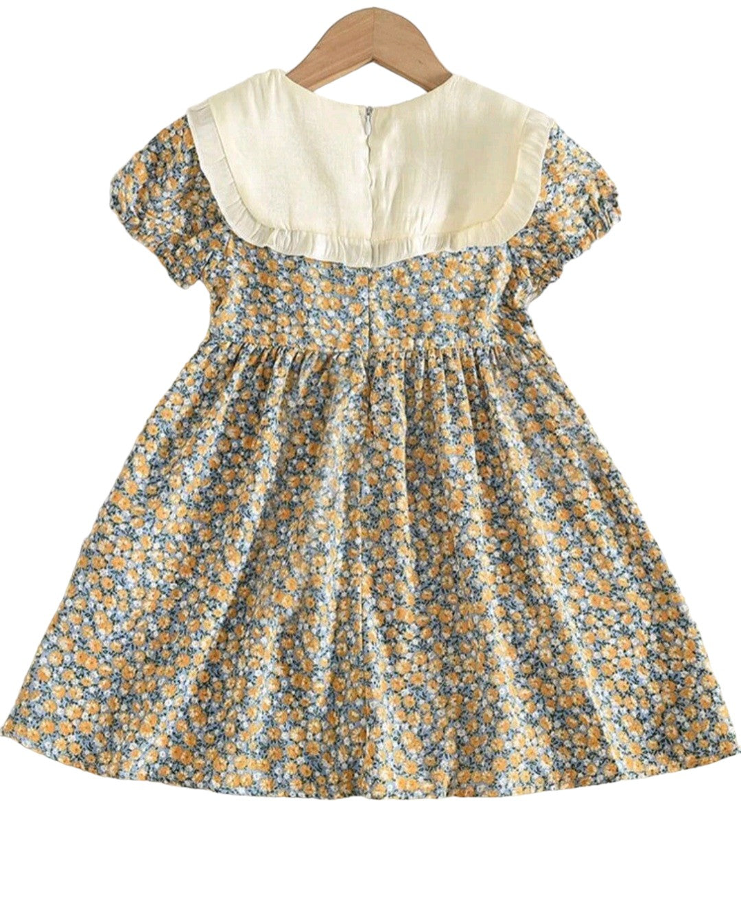 Vestido floral con cuello cuadrado y lazo