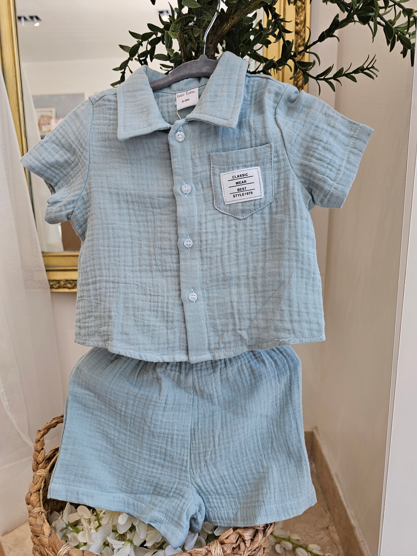 Conjunto menta camisa parche