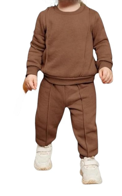 Conjunto pantalón deportivo y sudadera café
