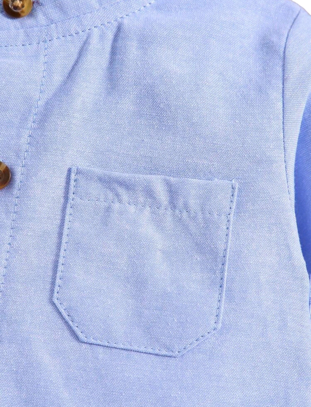 Conjunto camisa de bolsillo y pantalón azul