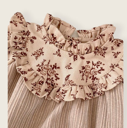 Body pana con cuello fruncido